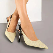 Escarpin à talons aiguilles et bride arrière en tissu tissé
