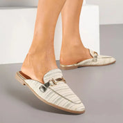 Babouche plates et argentées avec fil métallique et boucle