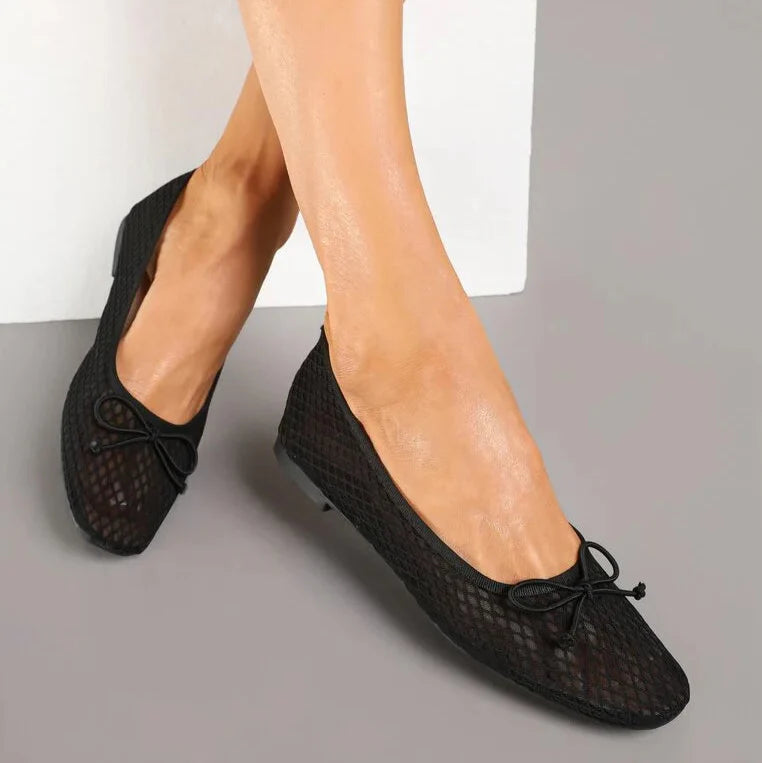 Ballerines en maille ornées