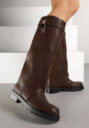 Bottes marron à tige droite et appliqué métallique