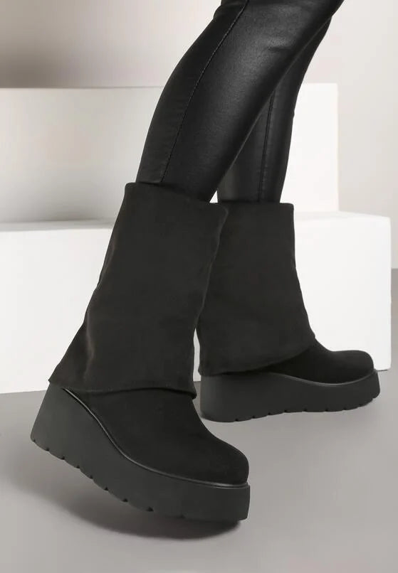 Bottines en daim à revers et talon compensé