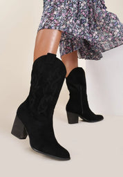 bottes cowboy mi-mollet à bout pointu