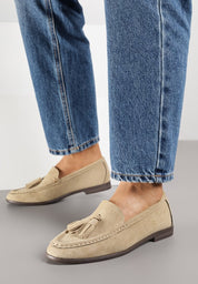 Mocassins en simili-daim avec franges appliquées