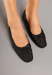 Ballerines en maille ornées