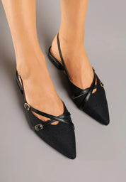 Ballerines noires à bout pointu avec brides à boucle