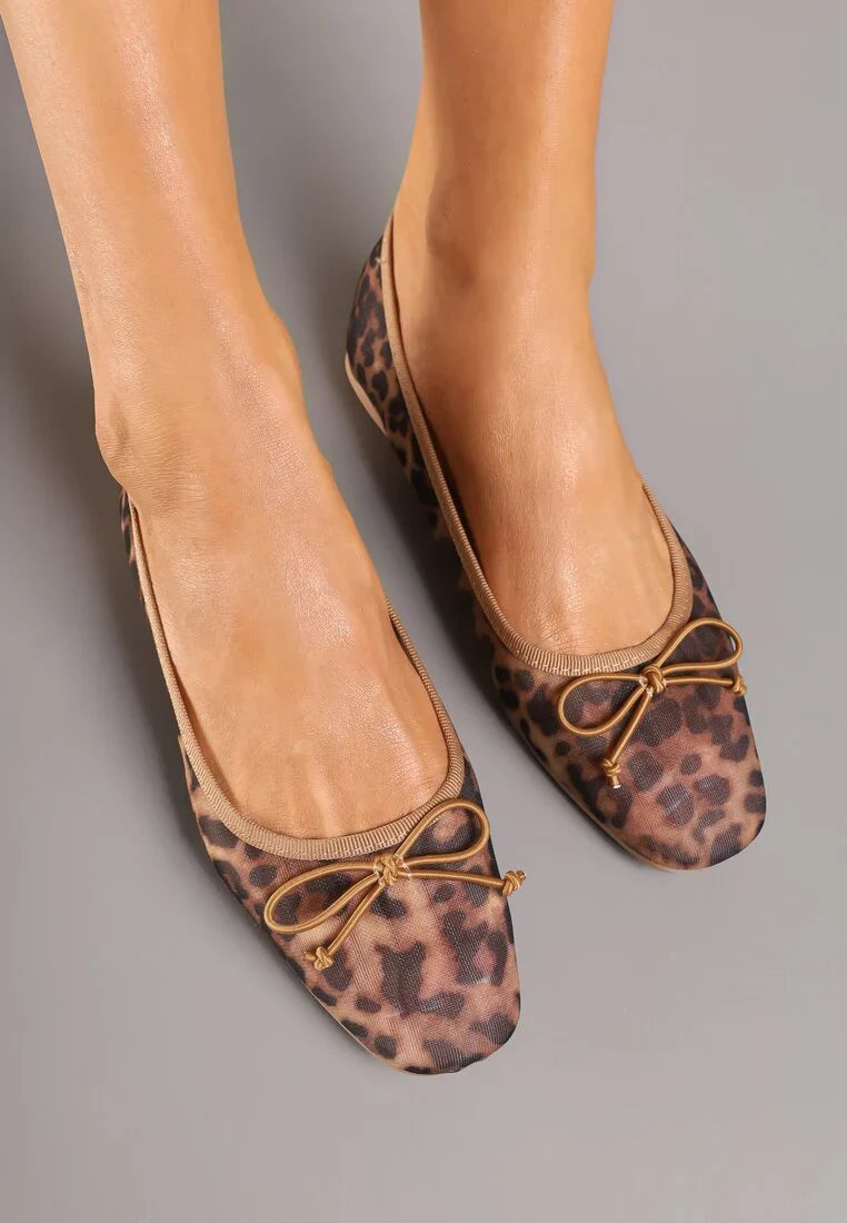 Ballerines en maille ornées