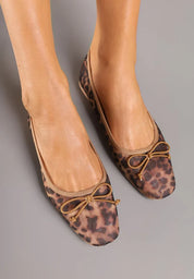 Ballerines en maille ornées