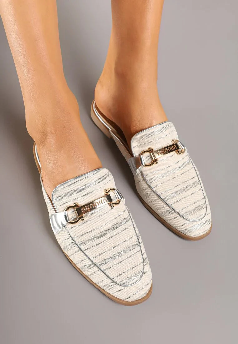 Babouche plates et argentées avec fil métallique et boucle