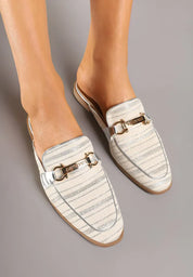 Babouche plates et argentées avec fil métallique et boucle