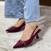 Escarpins Slingback Noirs à Bout Pointu et Boucle Dorée