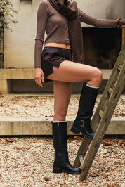 Bottes cavalières noires avec boucle