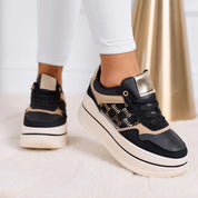 Baskets Avec Détails Dorés Et Semelle Plateforme