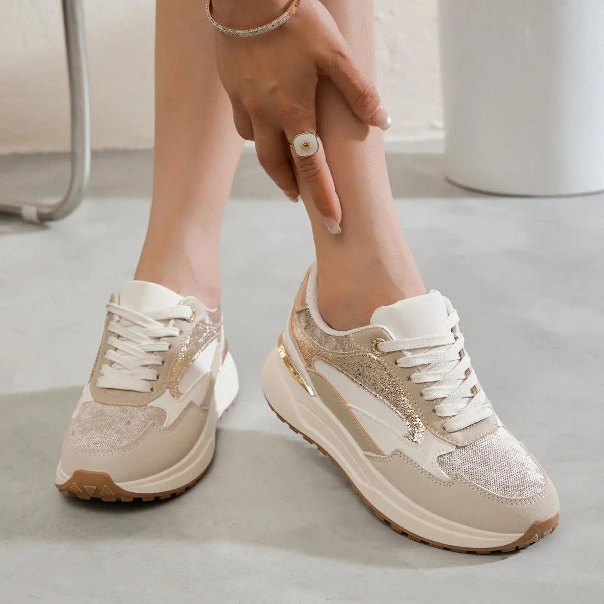 Baskets Boue Et Or Avec Détails Métalliques Et Semelle Plateforme