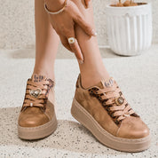 Basket plateforme or femme avec détail bijou