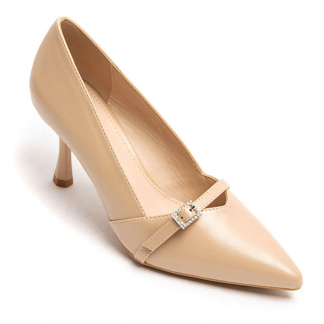 Chaussures pointues avec un talon de passion