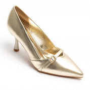 Chaussures pointues avec un talon de passion