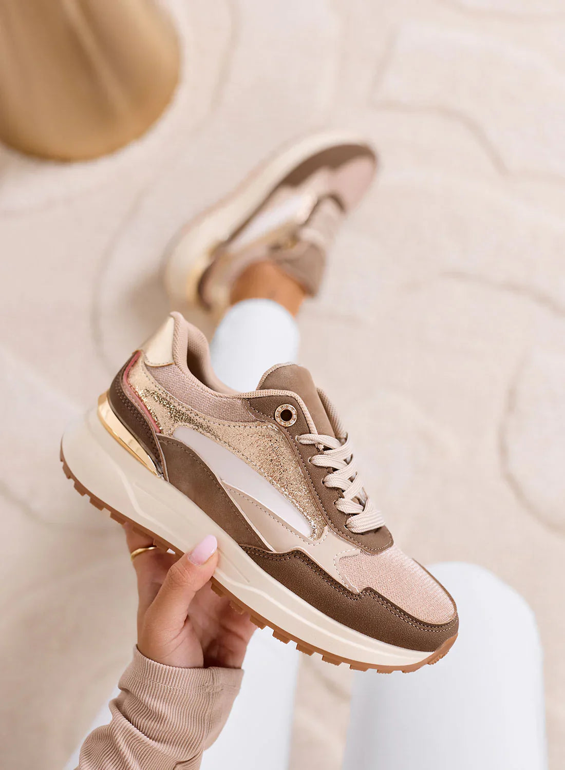 Baskets Boue Et Or Avec Détails Métalliques Et Semelle Plateforme