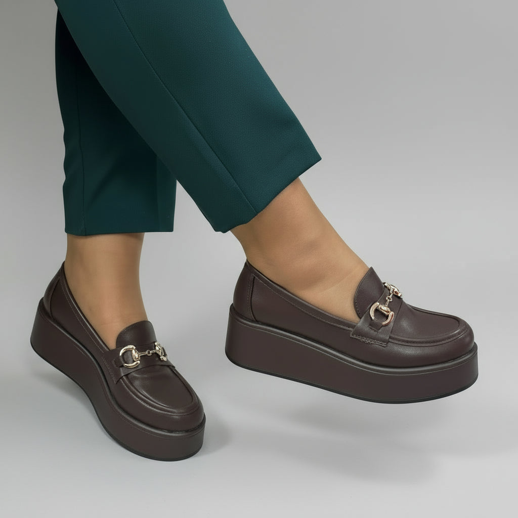 Mocassins à plateforme avec détails métalliques