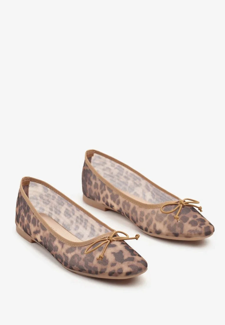 Ballerines en maille ornées