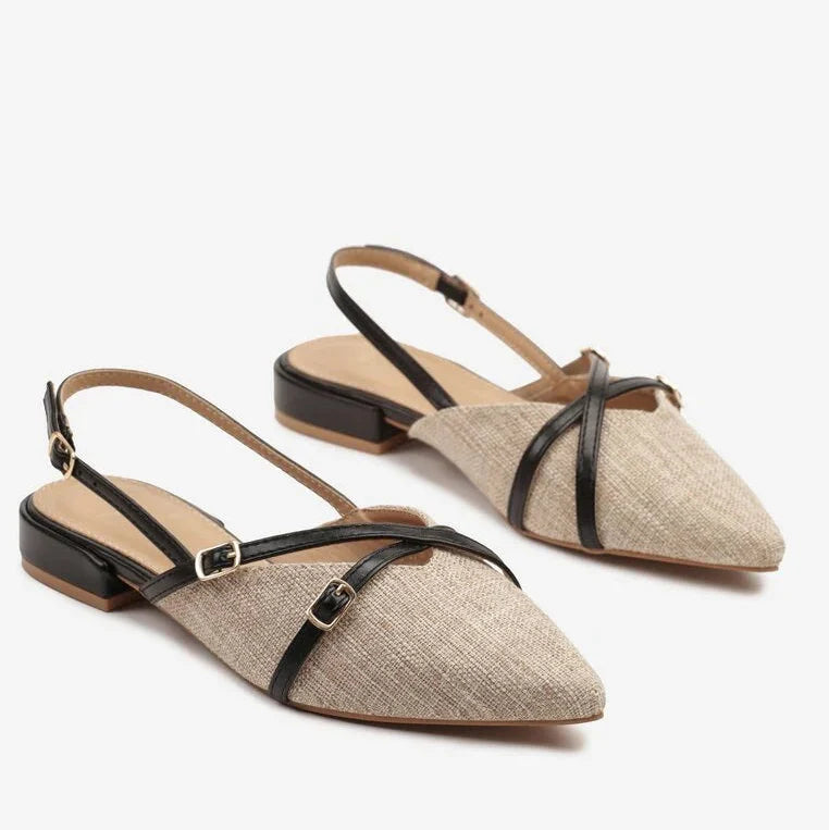 Ballerines noires à bout pointu avec brides à boucle