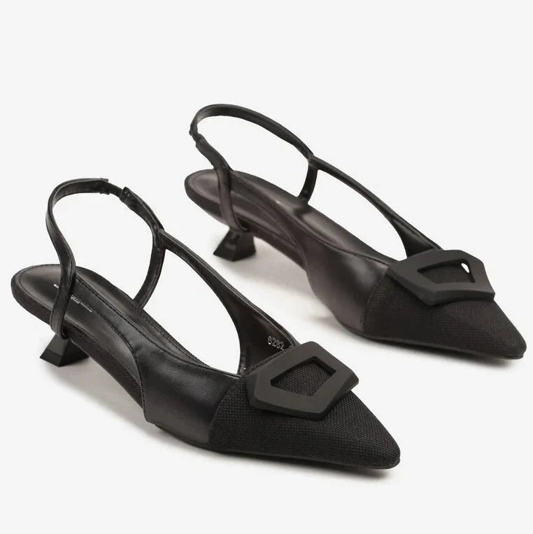 Escarpin noires à bride arrière avec talon canard et boucle