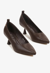 Escarpins noirs à talon canard dans un style Lanivre classique