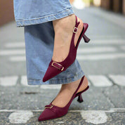 Escarpins Slingback Noirs à Bout Pointu et Boucle Dorée