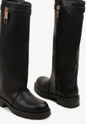 Bottes marron à tige droite et appliqué métallique