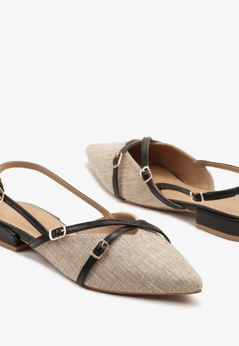 Ballerines noires à bout pointu avec brides à boucle