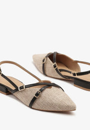 Ballerines noires à bout pointu avec brides à boucle