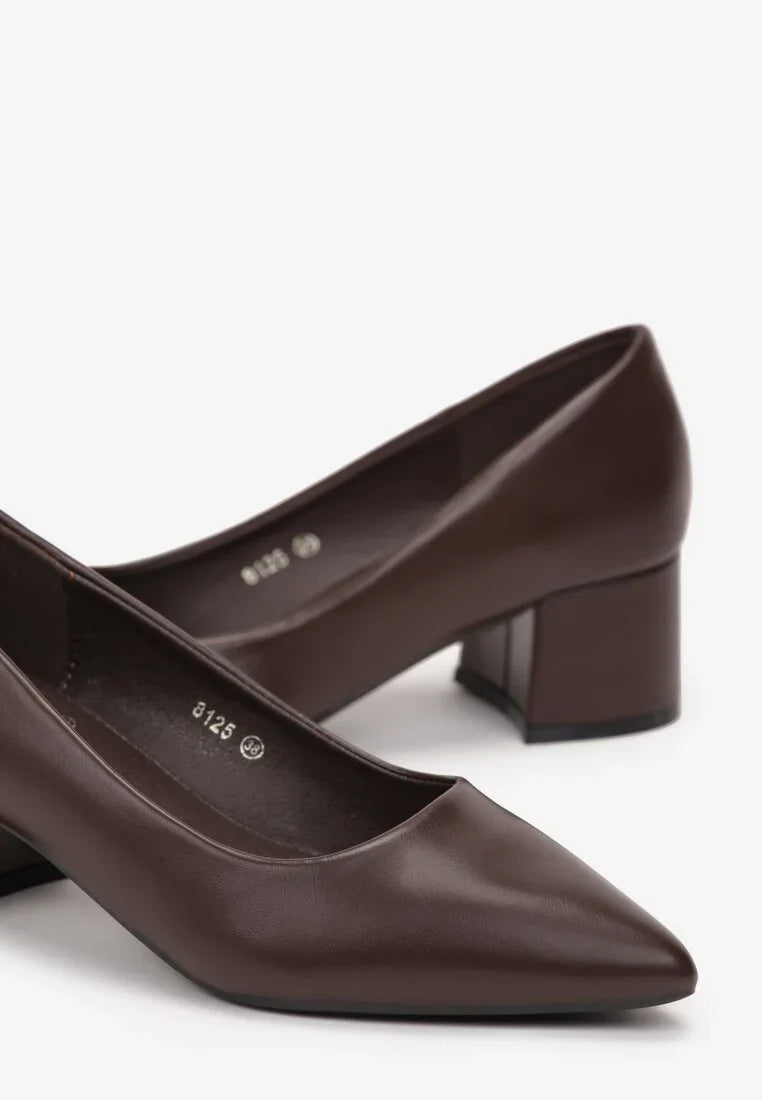 Escarpins à bout pointu et talon bas