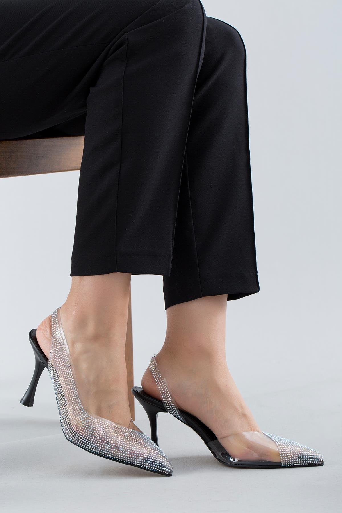 Escarpins à talon transparent