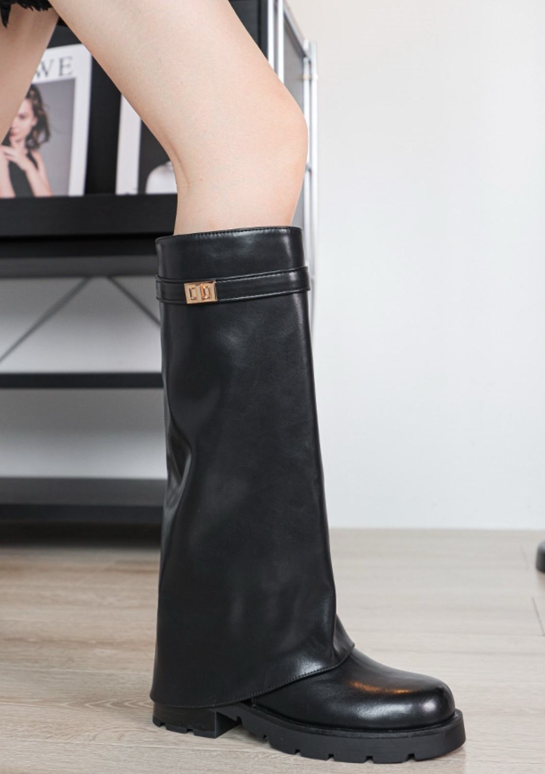 Bottes femme à revers avec détail doré et semelle crantée