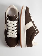 Baskets bicolores basiques à lacets