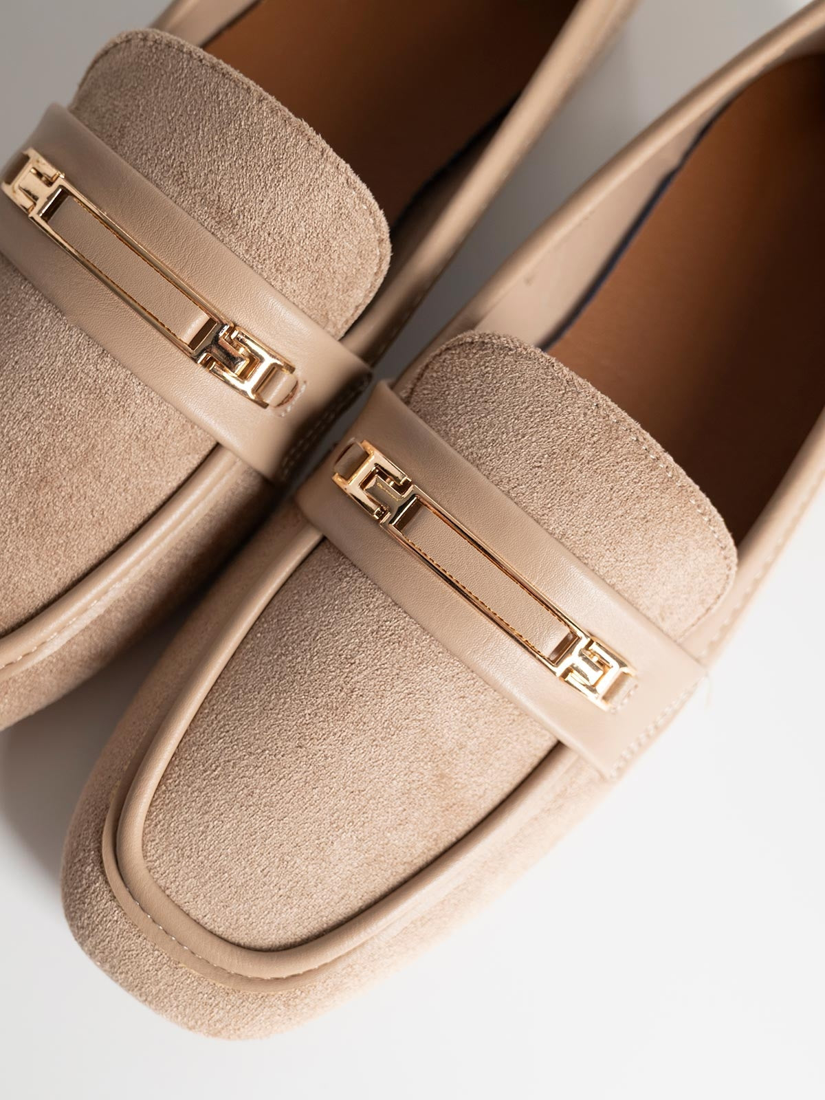 Mocassins en daim avec boucle discrète