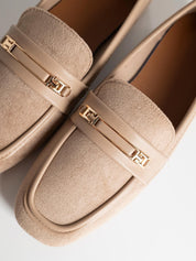 Mocassins en daim avec boucle discrète
