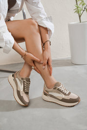 Baskets Boue Et Or Avec Détails Métalliques Et Semelle Plateforme