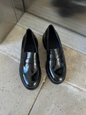 Mocassins à plateforme en cuir verni noir