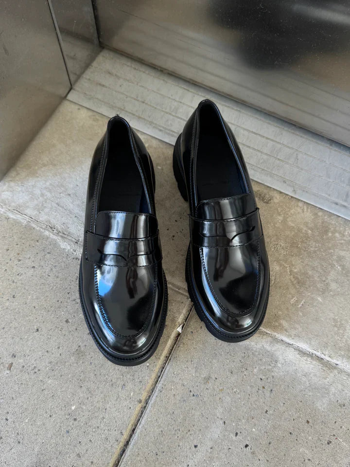 Mocassins à plateforme en cuir verni noir