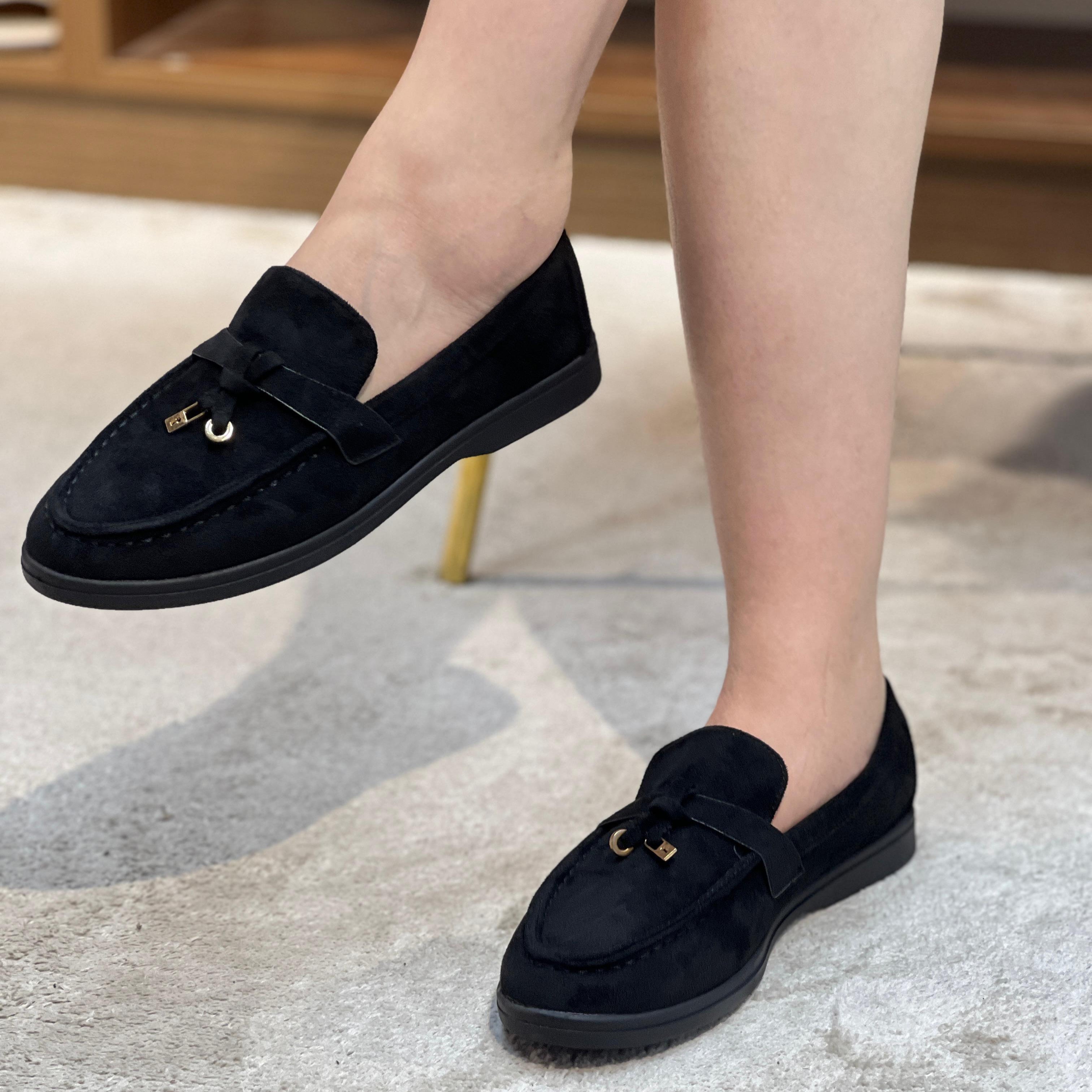 Mocassins Noirs en Suédine avec Détail Doré