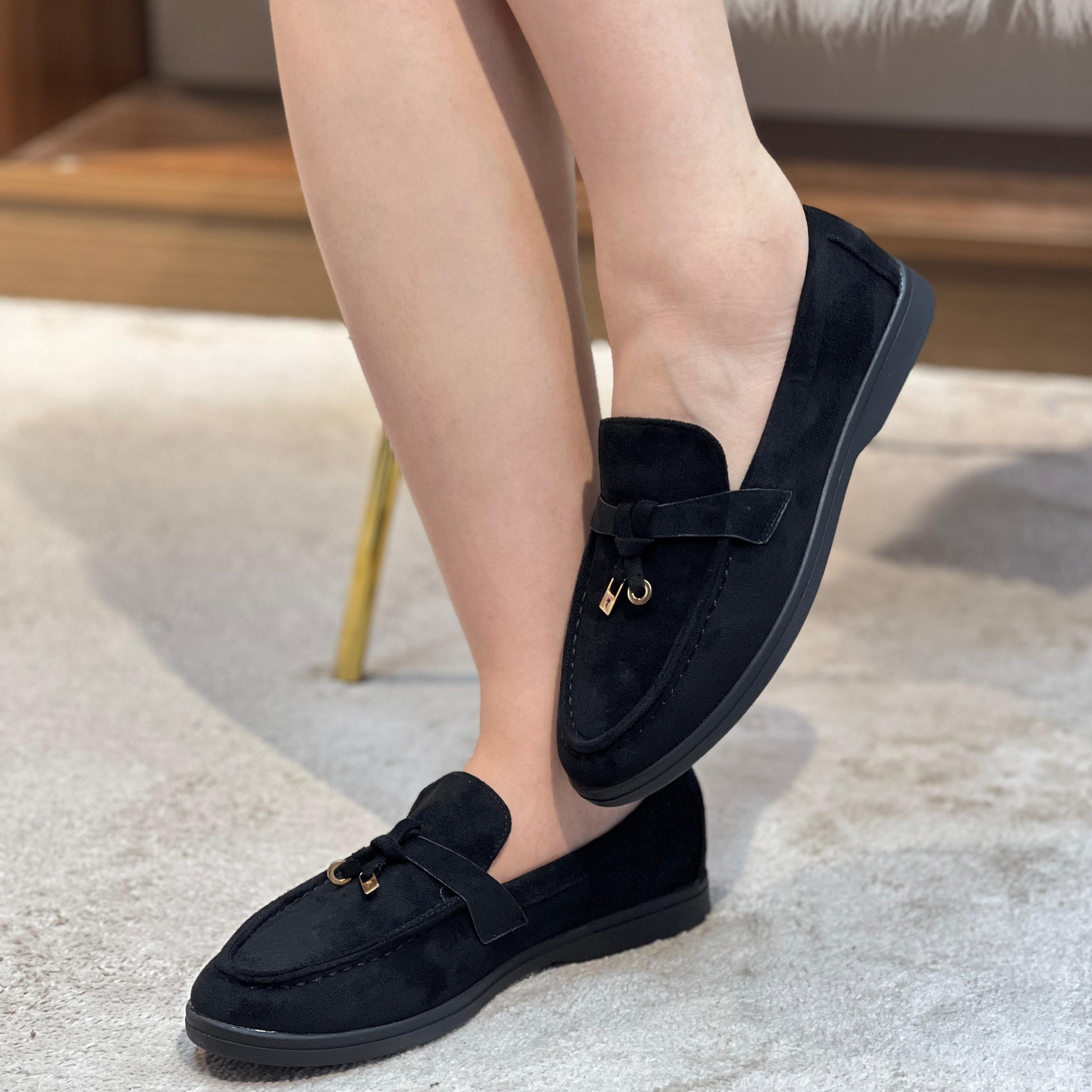 Mocassins Noirs en Suédine avec Détail Doré