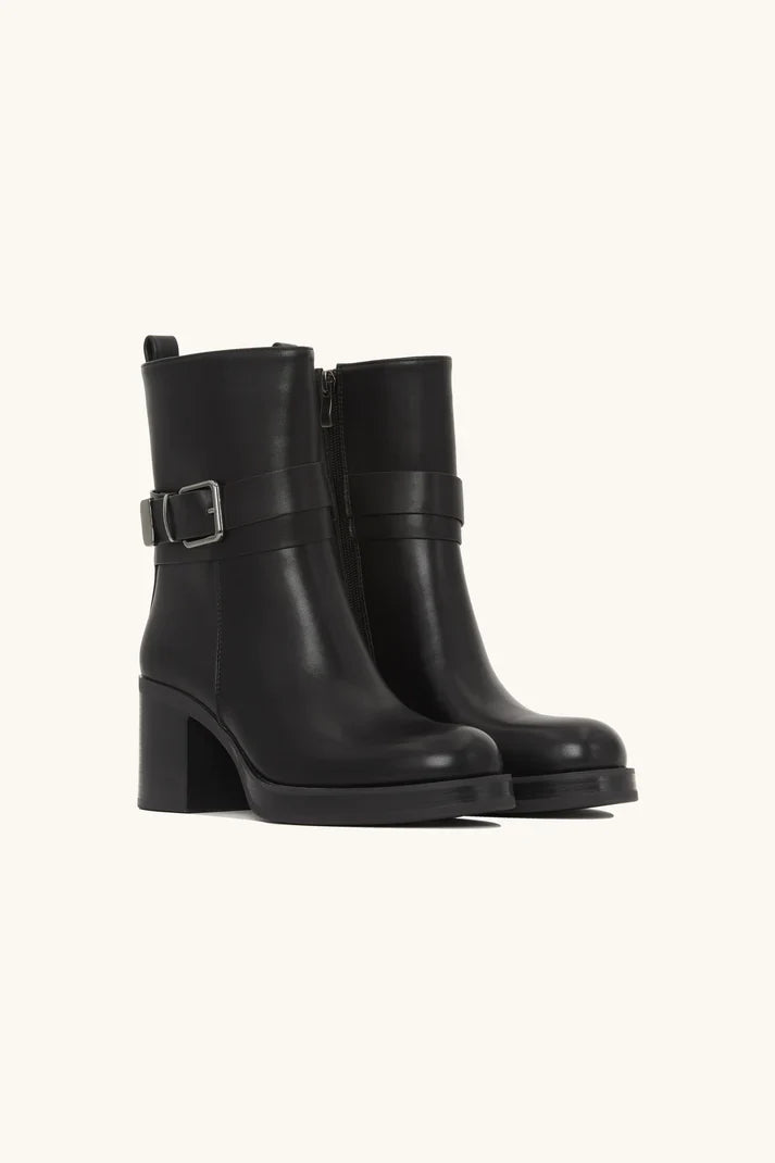 Demi bottes élégantes en similicuir noir avec boucle