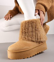 UGG fourrées compensées à rabat en fourrure