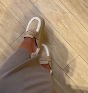 Sabot en suédine cuir fourrée à plateforme et semelle crantée