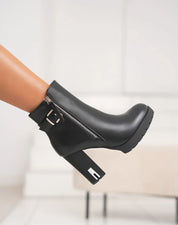 Demi botte en simili à talon haut