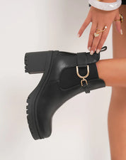 Demi bottes à talon moyen et boucle dorée