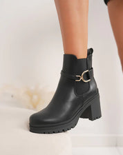 Demi bottes à talon moyen et boucle dorée