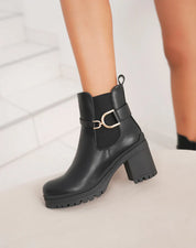 Demi bottes à talon moyen et boucle dorée