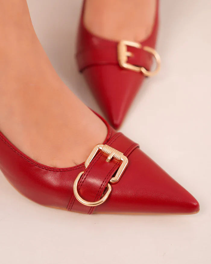Escarpin à talons hauts bordeaux avec bride arrière et boucle métallique