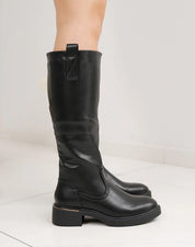 Bottes cavalières classiques avec détail doré